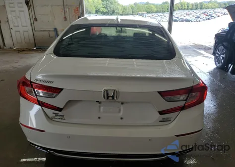 2018 Honda Accord Touring from USA, damaged, VIN 1HGCV2F97JA048608